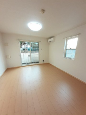 【内装】 | プリムラ | 明るい色調の室内です