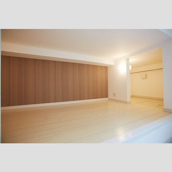 Residencia観音町の洋室