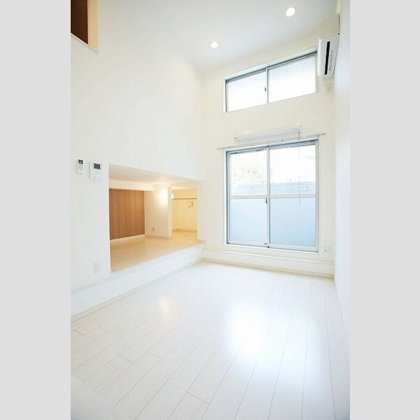 Residencia観音町の居間・リビング