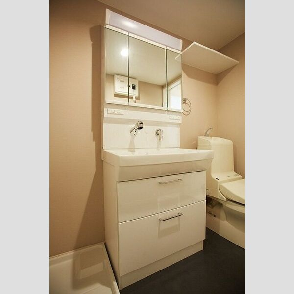 Residencia観音町の独立洗面台