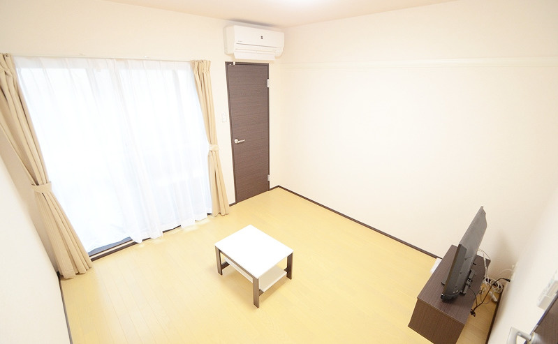 クレイノ親明閣の居間・リビング