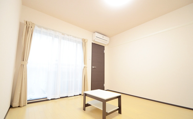 クレイノ親明閣の居間・リビング