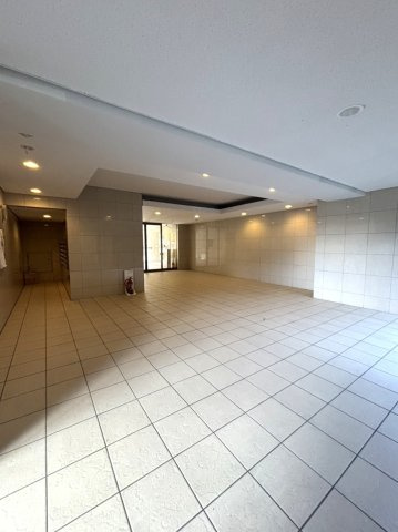 レーベンハイム朝霞台グランジールのエントランス|エントランスホール