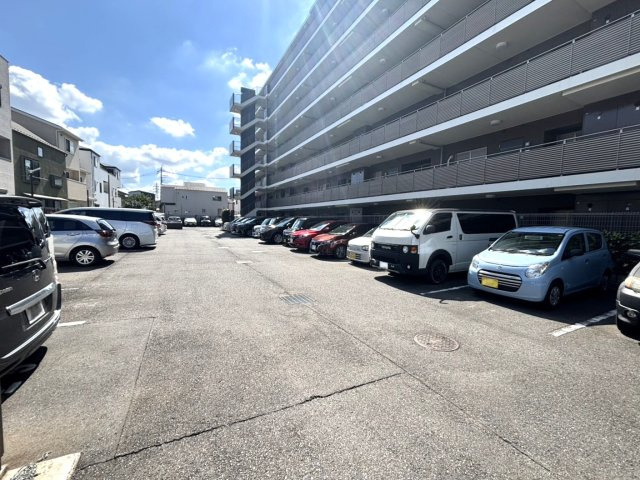 レーベンハイム朝霞台グランジールの駐車場|駐車場