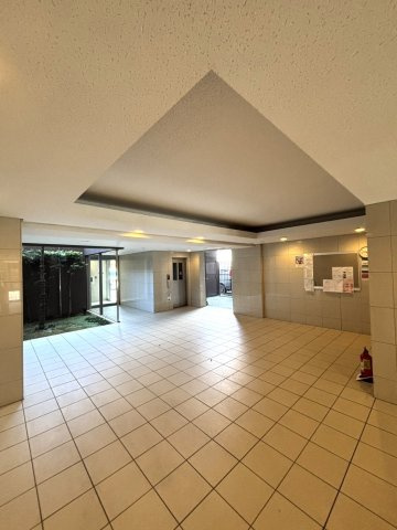 レーベンハイム朝霞台グランジールのエントランス|エントランスホール