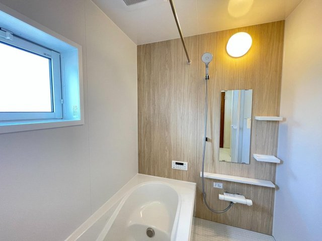 豊田市三軒町2丁目　新築分譲住宅　全1棟　1号棟の浴室|１坪サイズの浴室は暖房換気乾燥機能付きで、洗濯物を干すことも出来ます。