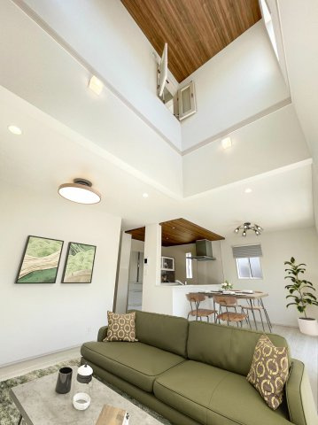 豊田市三軒町2丁目　新築分譲住宅　全1棟　1号棟の居間・リビング|明るく開放的な吹き抜けのあるリビング♪