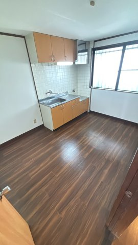 フラワーハイツの居間・リビング