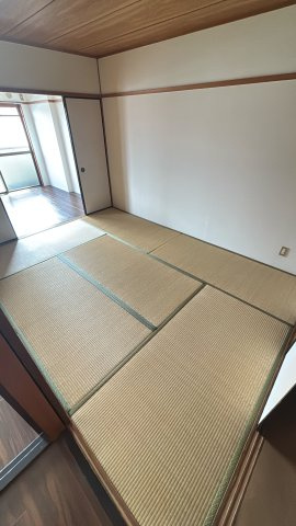 フラワーハイツの和室