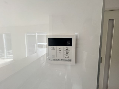 【その他】 | 唐船建売１号地 | キッチンの便利な位置に設置された給湯リモコンです！