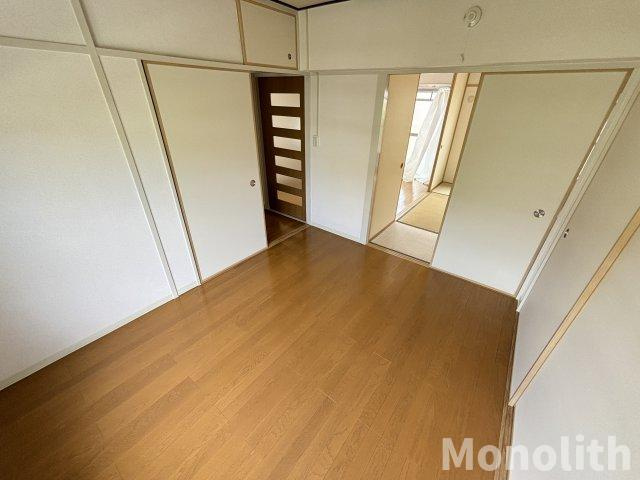 鶴山台33号棟の洋室