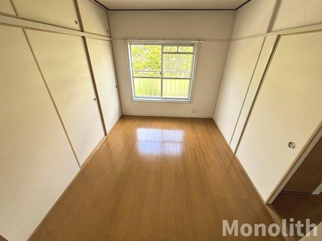 鶴山台33号棟の洋室