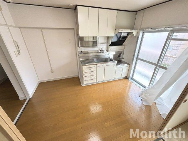 鶴山台33号棟の居間・リビング