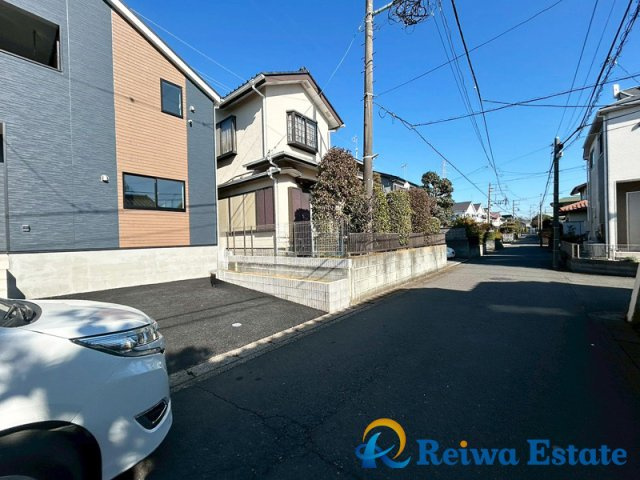 新築戸建　高座郡寒川町岡田7丁目の前面道路含む現地写真