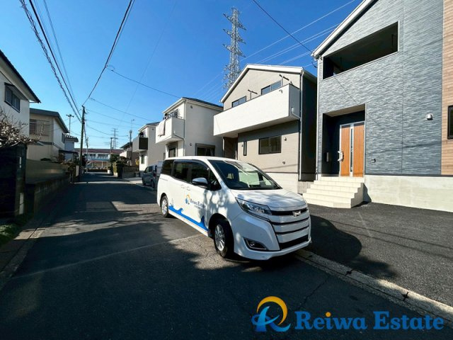 新築戸建　高座郡寒川町岡田7丁目の前面道路含む現地写真