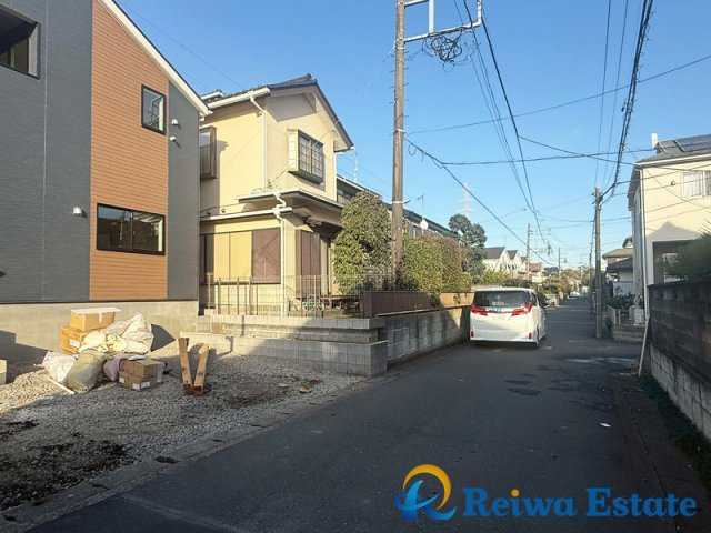 新築戸建　高座郡寒川町岡田7丁目の前面道路含む現地写真
