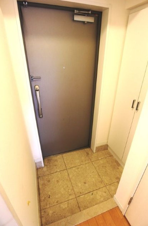 KDXレジデンス用賀　ペット相談　南向き　宅配BOXの玄関