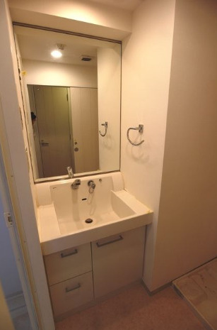 KDXレジデンス用賀　ペット相談　南向き　宅配BOXの洗面所