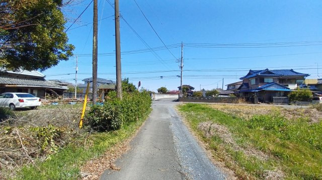 東松山市大谷　土地256坪の外観|南側道路（砂利道）
