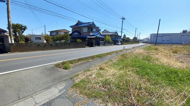 東松山市大谷　土地256坪の外観|入口部分から国道側を見て