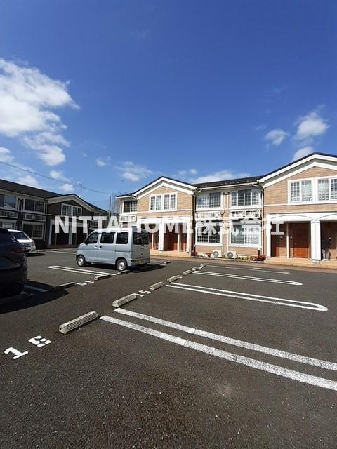 グラシアスの駐車場|敷地内に駐車場も完備★