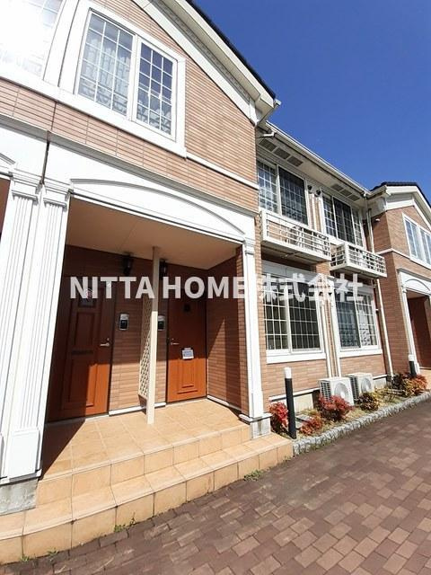 グラシアスのエントランス|清潔感のあるエントランスです◆