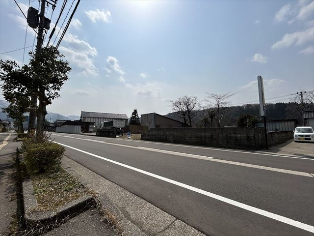 【前面道路含む現地写真】の画像