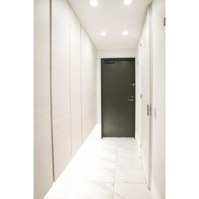 飯田橋ガーデンフラッツの玄関