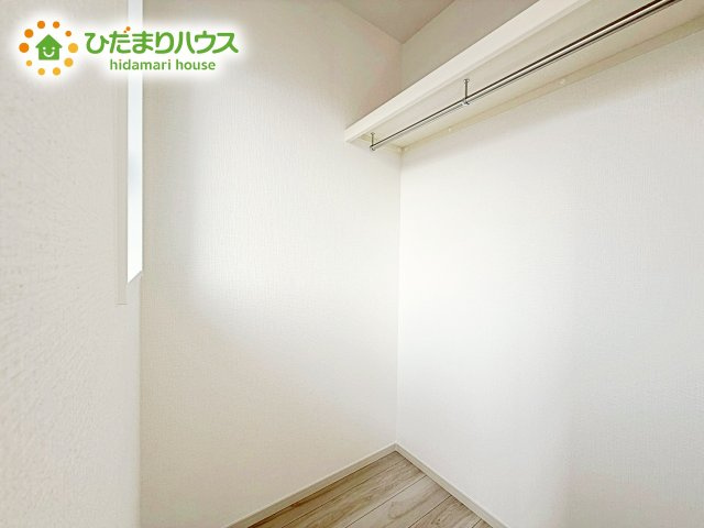 【収納】 | 水戸市東台1期　新築戸建　2号棟 | たくさんの洋服をかけてもシワになりにくいウォークインクローゼット。洋服以外にも、普段使わない家電やスーツケース、ストック品など何でも片付く嬉しい空間です。