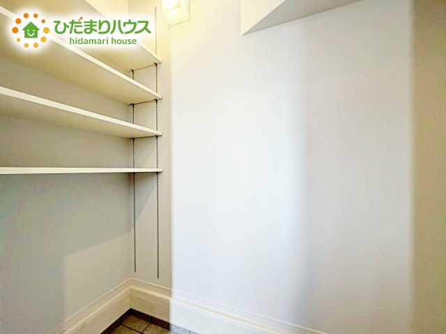 【収納】 | 水戸市東台1期　新築戸建　2号棟 | 靴以外にもゴルフバックやベビーカーを置くことができ、 散らかりがちな玄関もスッキリします。