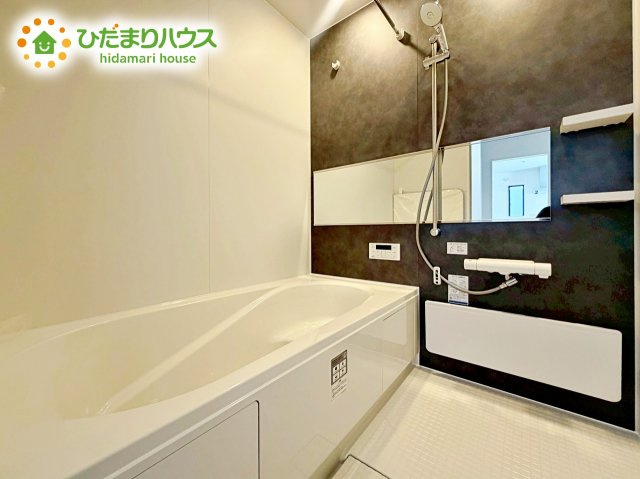 【浴室】 | 水戸市東台1期　新築戸建　2号棟 | 広々１坪タイプの浴室！雨の日のお洗濯にも大活躍な浴室乾燥機付き