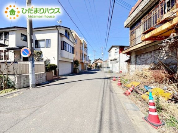 【前面道路含む現地写真】 | 水戸市東台1期　新築戸建　4号棟 | 落ち着いた住環境が魅力的です☆