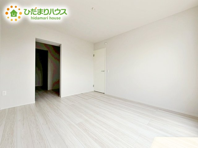 【寝室】 | 水戸市東台1期　新築戸建　3号棟 | 通風・採光にも優れ、心地よい光と風があふれています。 贅沢といえるほどの豊かな居住性と、プライドを満たすクオリティが見事に調和した住空間。