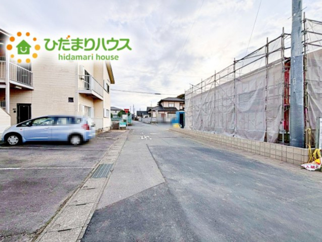 【前面道路含む現地写真】 | 水戸市東台1期　新築戸建　3号棟 | 閑静な住宅地で叶える穏やかな新生活☆彡