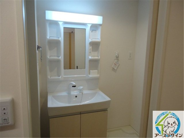 アーバンレジデンス東加古川の独立洗面台|パース写真