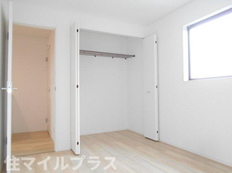 【洋室】 | 郡山市大槻町三角田新築一戸建て5棟 | 明るい洋室です