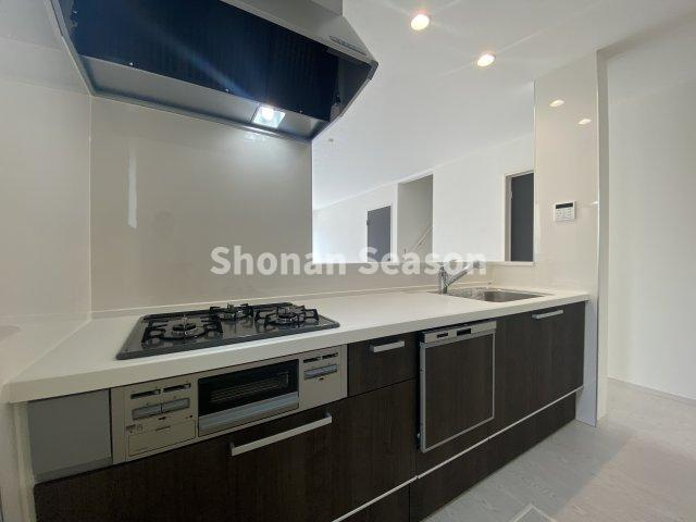 【キッチン】 | スイッチ一つで洗い物が完結！
「食洗機」があれば、食後の家事負担がグッと軽減できますよ♪