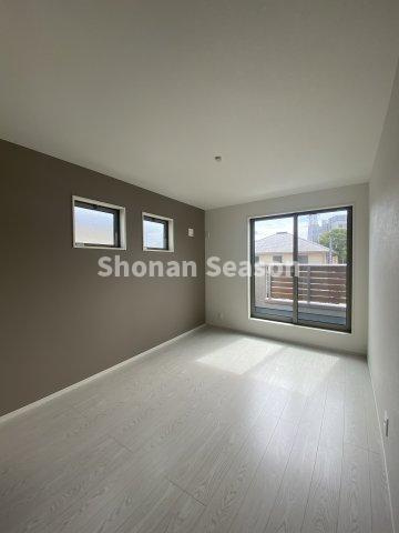 【洋室】 | 将来家族が増えても大丈夫！
各自プライベート空間が持てる4LDKのお住まいです♪