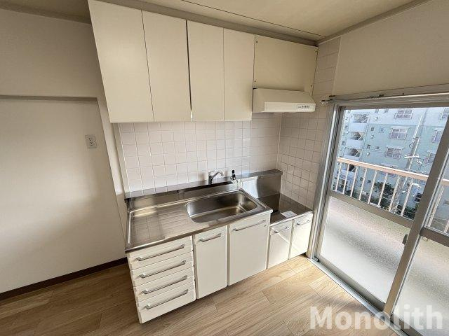 鶴山台35号棟のキッチン