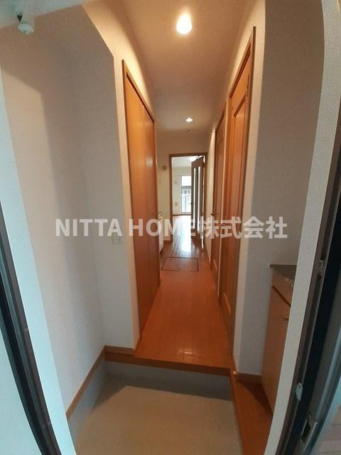 インフィニティーの玄関|シューズボックス完備の玄関です◆