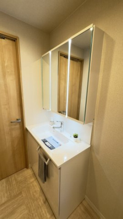 メゾン神足２号棟の独立洗面台