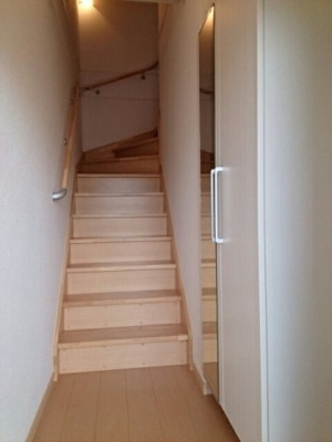 【玄関】 | ＨＩＭＡＷＡＲＩ | 明るい玄関です