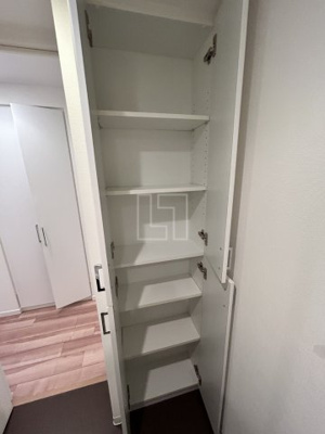 【収納】 | リバーサイドタワー中之島 | リバーサイドタワー中之島　リネン庫