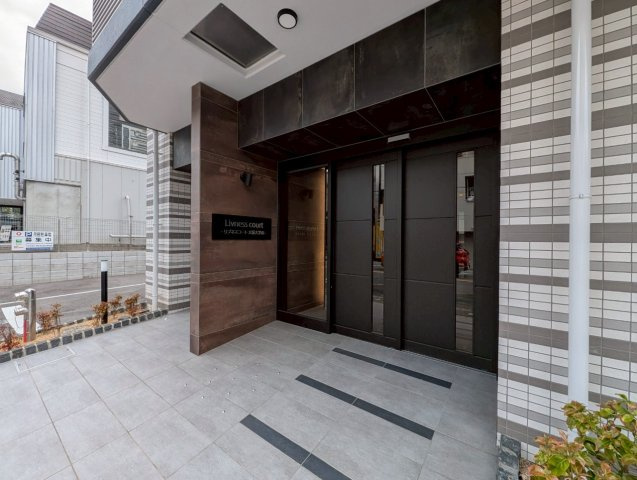 リブネスコート大阪大学前のエントランス