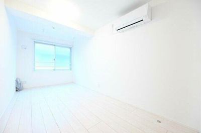 【居間・リビング】 | プラクティカル中野坂上 | 8帖のきれいな洋室。