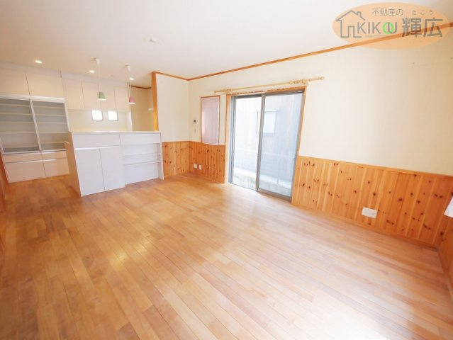 加古郡播磨町古宮1丁目　中古戸建の居間・リビング