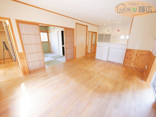 加古郡播磨町古宮1丁目　中古戸建の居間・リビング