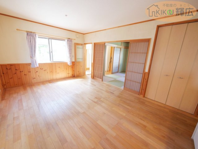加古郡播磨町古宮1丁目　中古戸建の居間・リビング