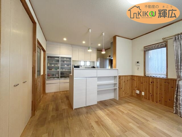 【居間・リビング】 | 加古郡播磨町古宮1丁目　中古戸建