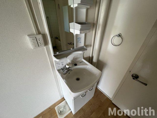 鶴山台48号棟の独立洗面台